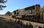 CSX SD70 AC 4573 waits for green